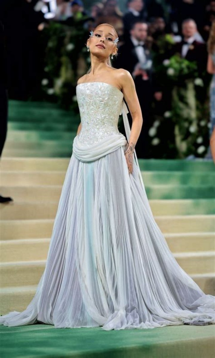 Ariana Grande - Celebrity