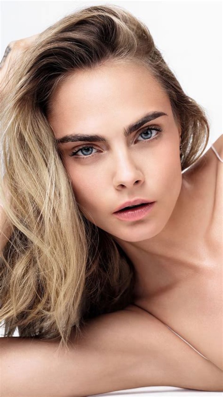 Cara Delevingne - Celebrity
