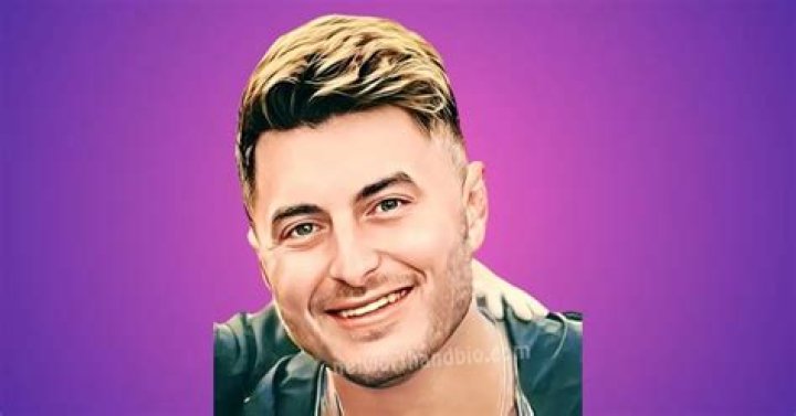 Derek Lipp Net Worth 2024 | Derek Lipp Wife, Son, Mom, Wikipedia, Kids, Bio