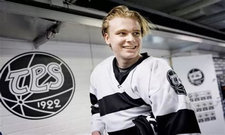 Know About Kaapo Kakko; Stats, Age, Height, Diabetes, Finland Girlfriend