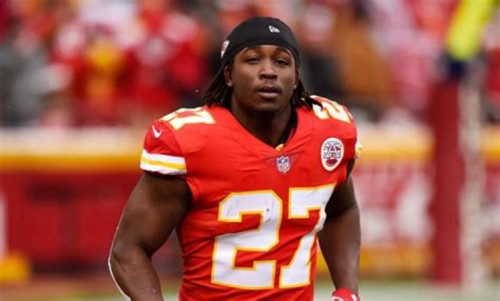 Know About Kareem Hunt; Stats, Salary, Contract, Net Worth, Girlfriend