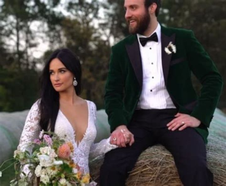 Know About Kasey Musgraves; Tour, Husband, Net Worth, Butterflies