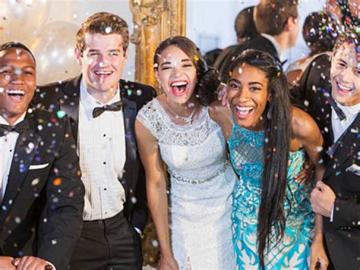 Your official guide to the dreamiest pre-prom party